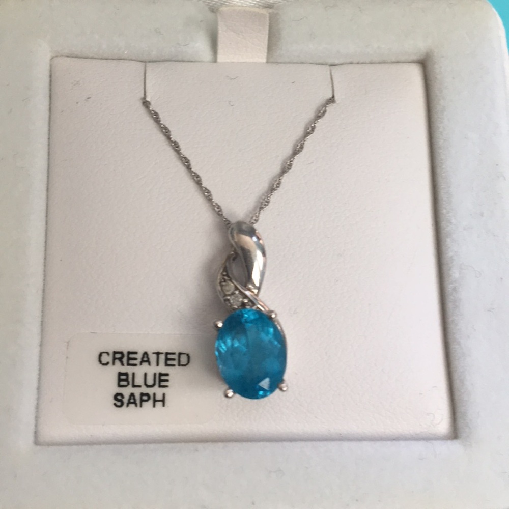 Blue sapphire silver necklace with diamonds